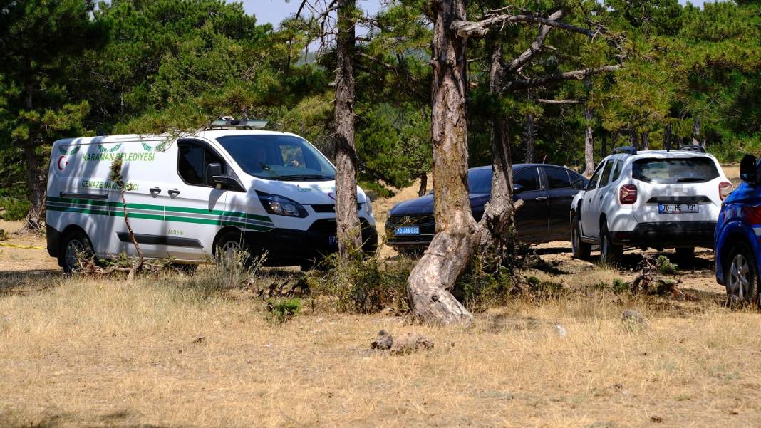 Kayıp olarak aranan kadın ormanda ağaca asılı halde bulundu 1